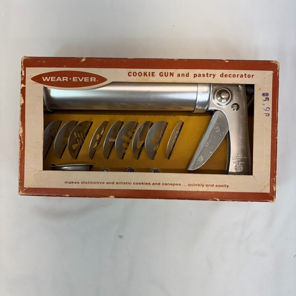 Vintage Wear Ever Cookie Gun and Pastry Decorator Complete Original Box, kitchen